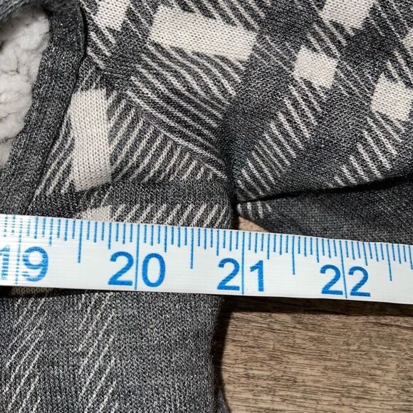 Thread & Supply Gray and White Buckle Plaid Wrap Waterfall Jacket Cardigan Sweat - Picture 6 of 7